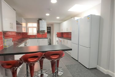 5 bed house, Lime Avenue, Selly Park, Birmingham, B297AJ - Image 2